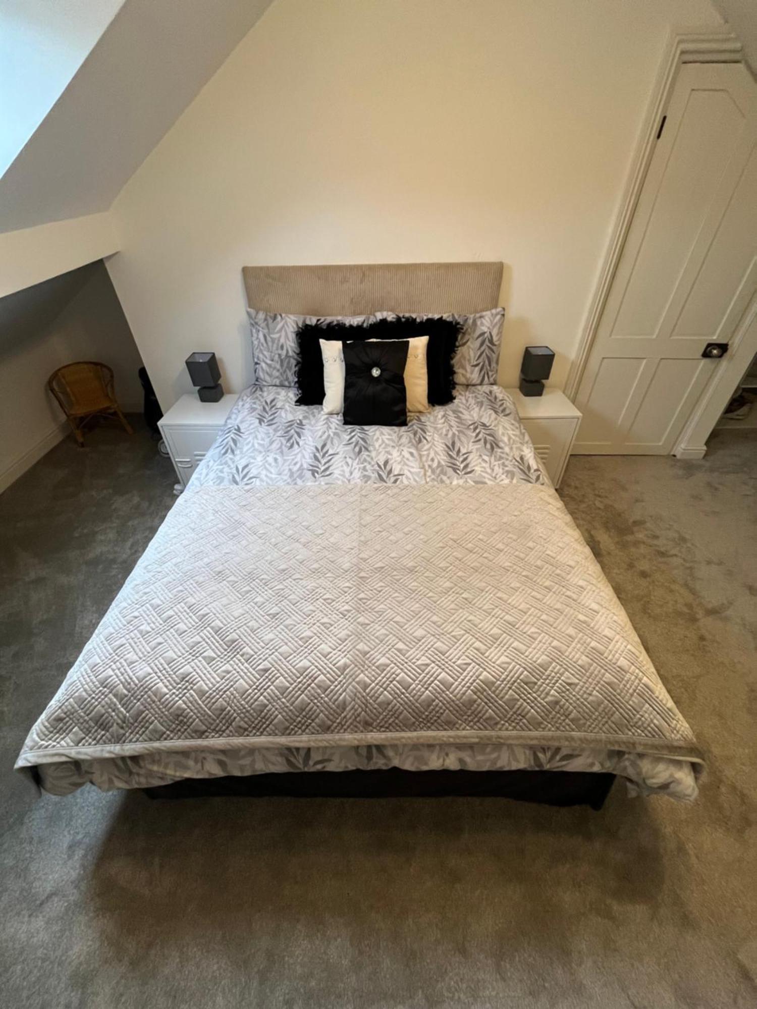 Wolf Hollow, Sleeps 4 Plus 2, Buxton Town Centre Esterno foto